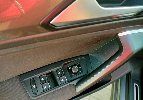 Volkswagen Tiguan cena 95500 przebieg: 143000, rok produkcji 2019 z Ostrołęka małe 562